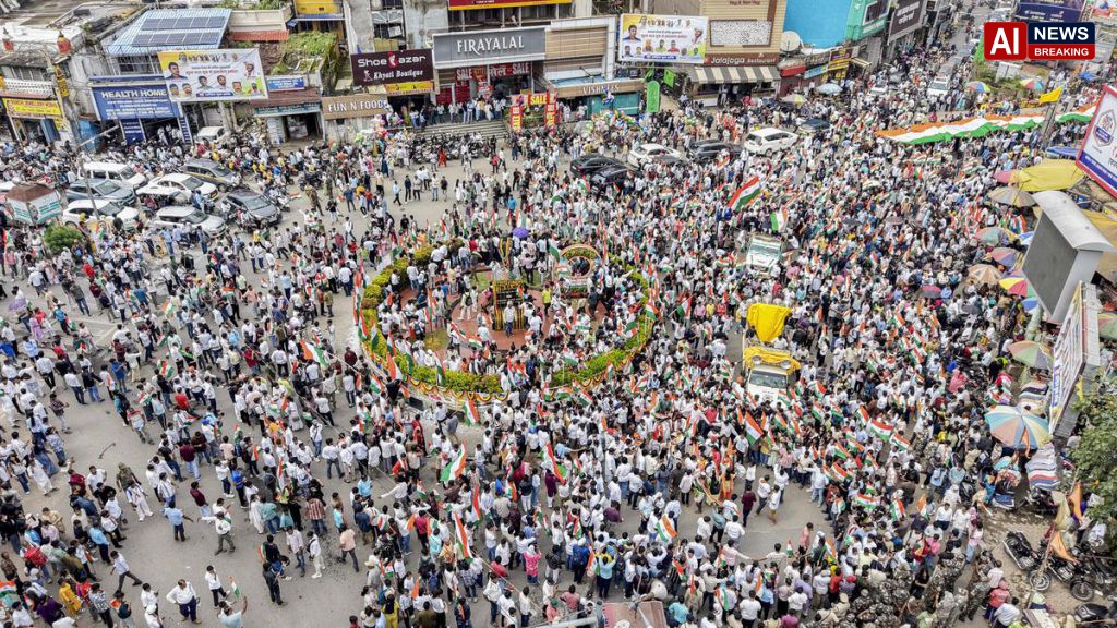 Jharkhand students demand resignation of Chief Minister Hemant Soren.