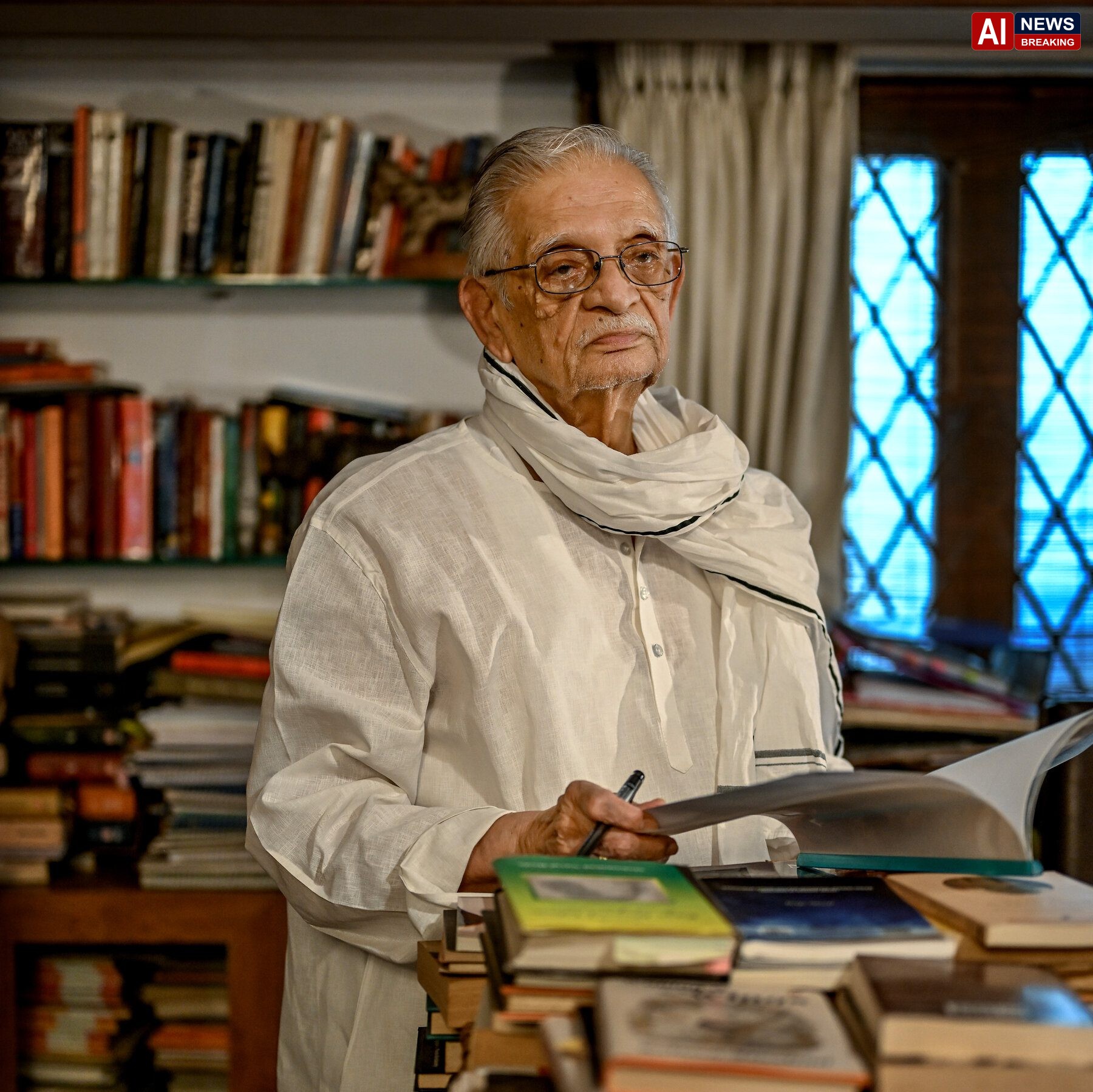 At 92, the Bard of Bollywood Is Still Writing About Love