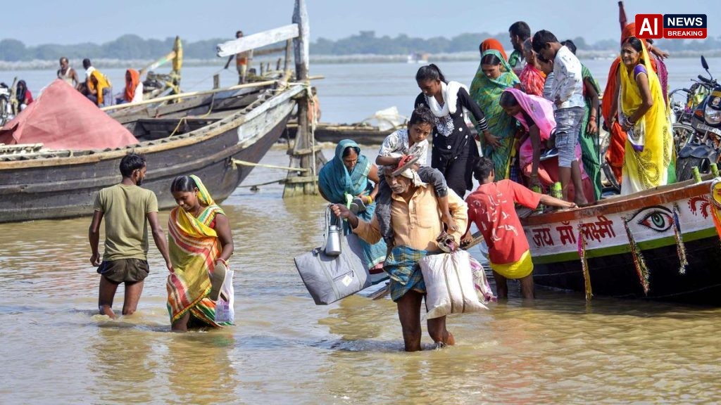 Gandak floods Bihar’s West Champaran as three embankments breach, creates panic among residents