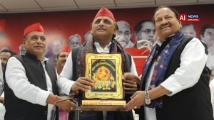 Former Minister Ram Asrey Kushwaha joins Samajwadi Party