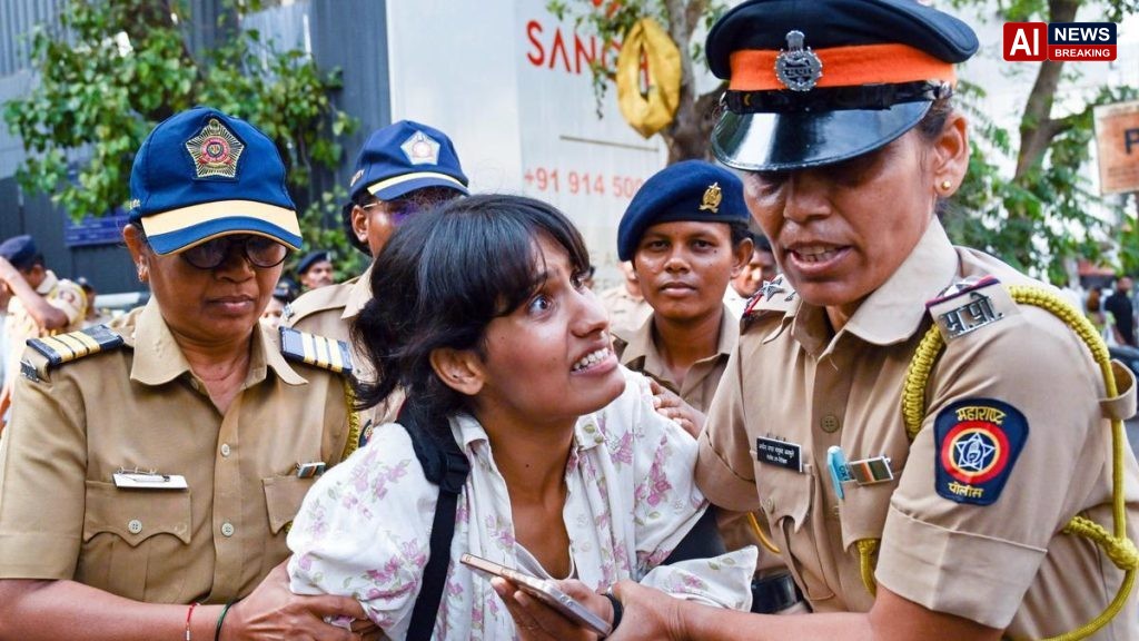 Many detained near Shivaji Park as Mumbai Police prevent protest against CEC