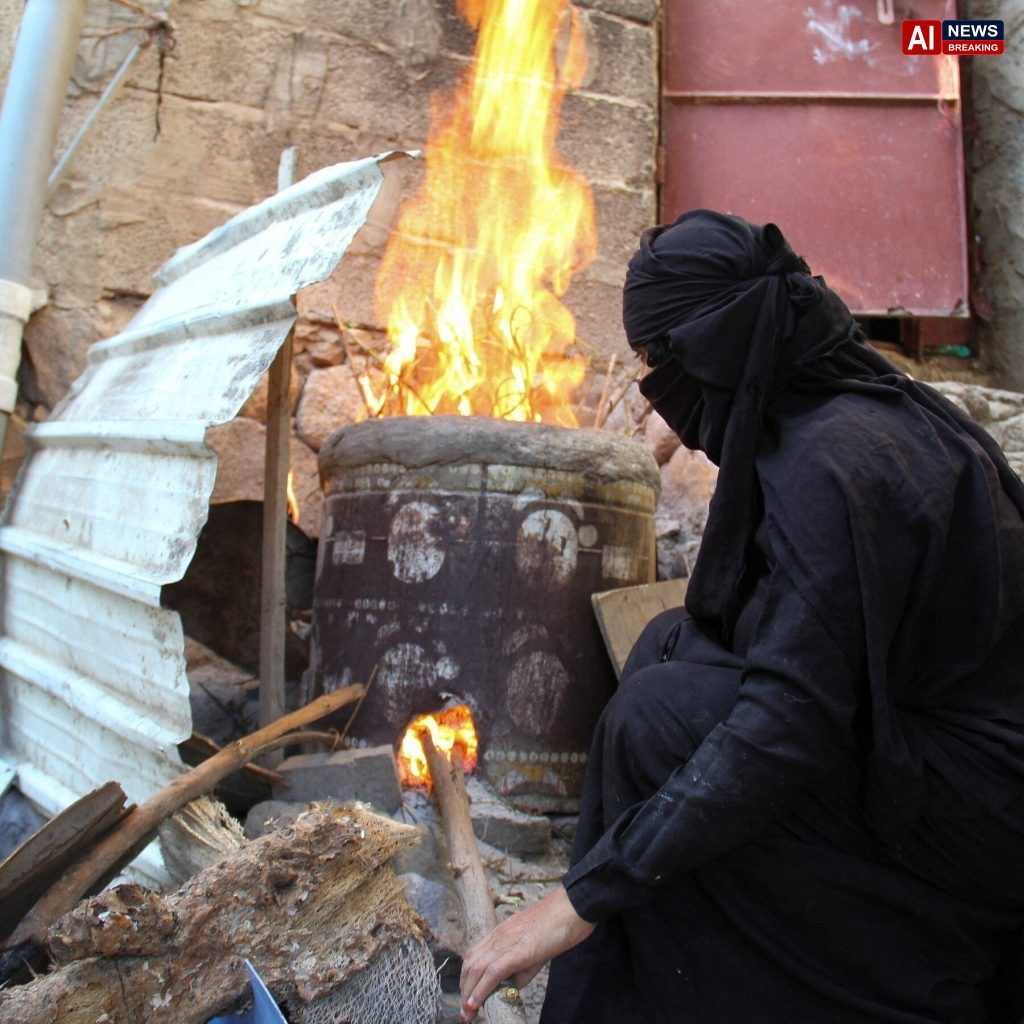 Yemeni City of Taiz Running Out of Essentials as Houthis Close in
