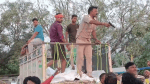 SI suspended for pointing pistol at flood victim during distribution of relief materials in Bihar’s Saran