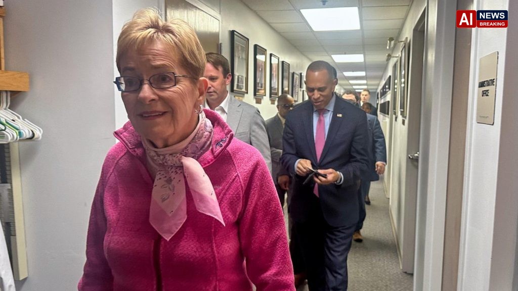 Jeffries likes Democrats' chances in race for the House as he campaigns in Ohio