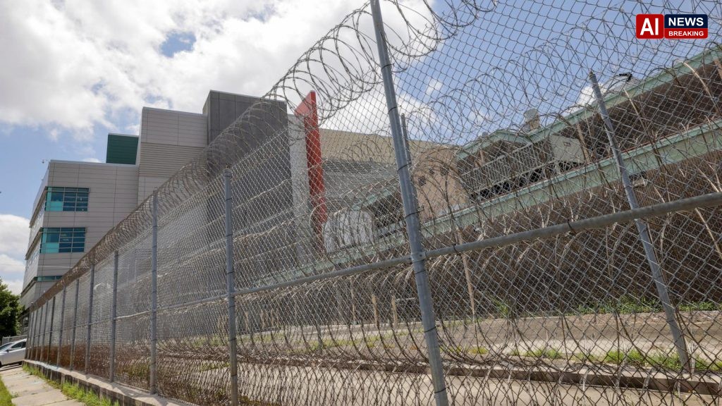 New Orleans jail worker gets 2.5 years in prison for enabling brazen 10-inmate escape