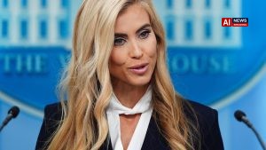 Questions swirl about new White House press secretary's resume